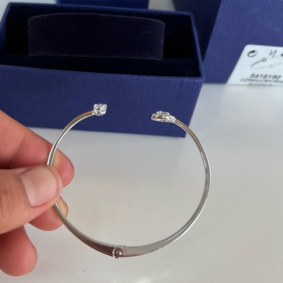 Swarovski Attract Bangle, White, Rhodium Plating Brand New - Picture 4 of 6